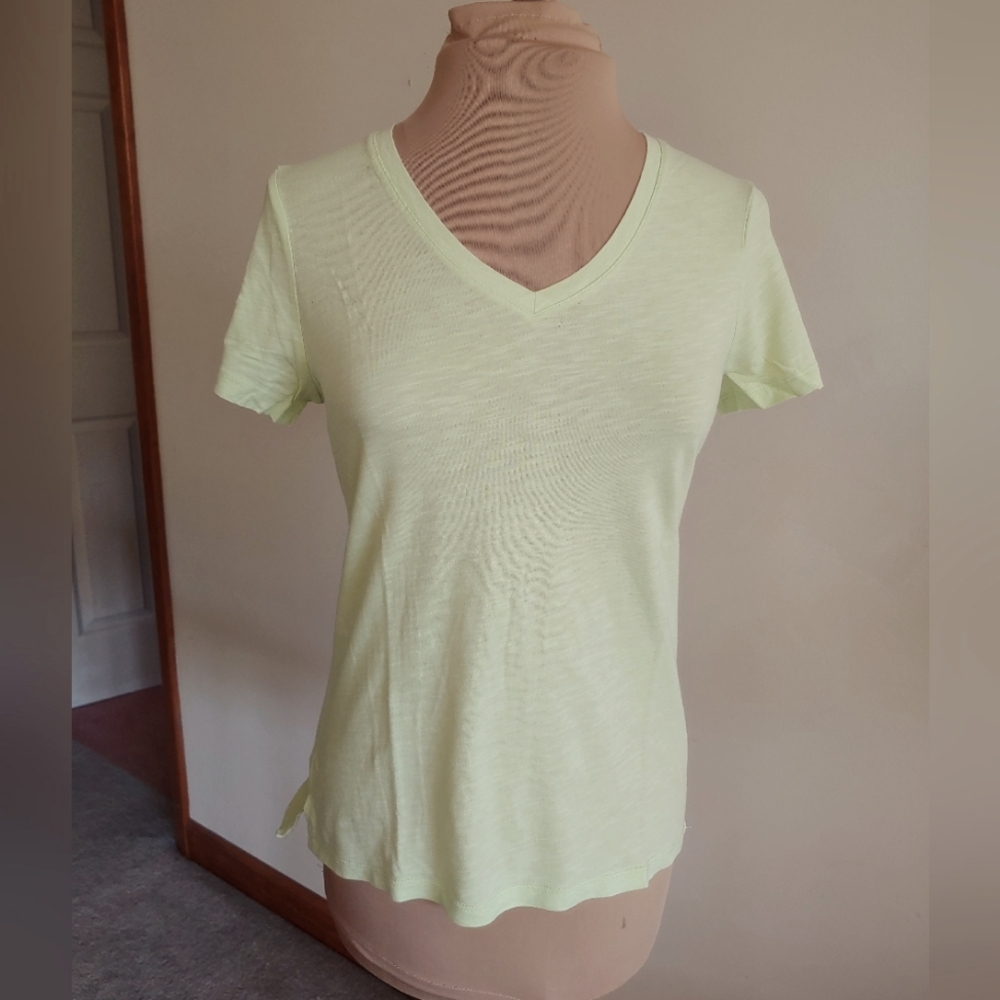 Eddie Bauer outlet v-neck t-shirt